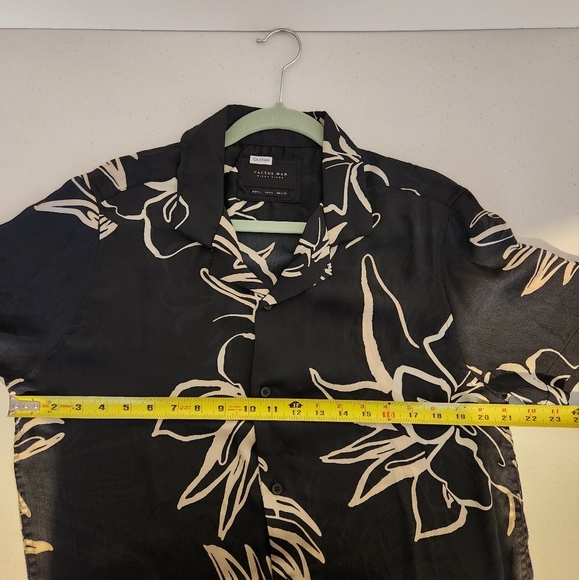 Cactus Man Ricky Singh Sheer Navy Tropical Floral Short Sleeve Button Down Large - Picture 8 of 8